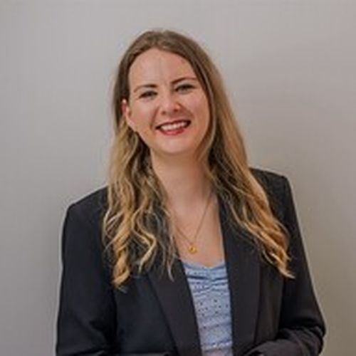 Headshot - Karolina Urbanska